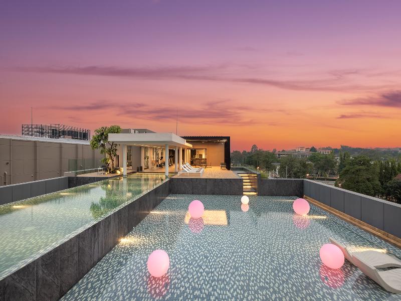 Travelodge Nimman Chiang Mai - Havuz
