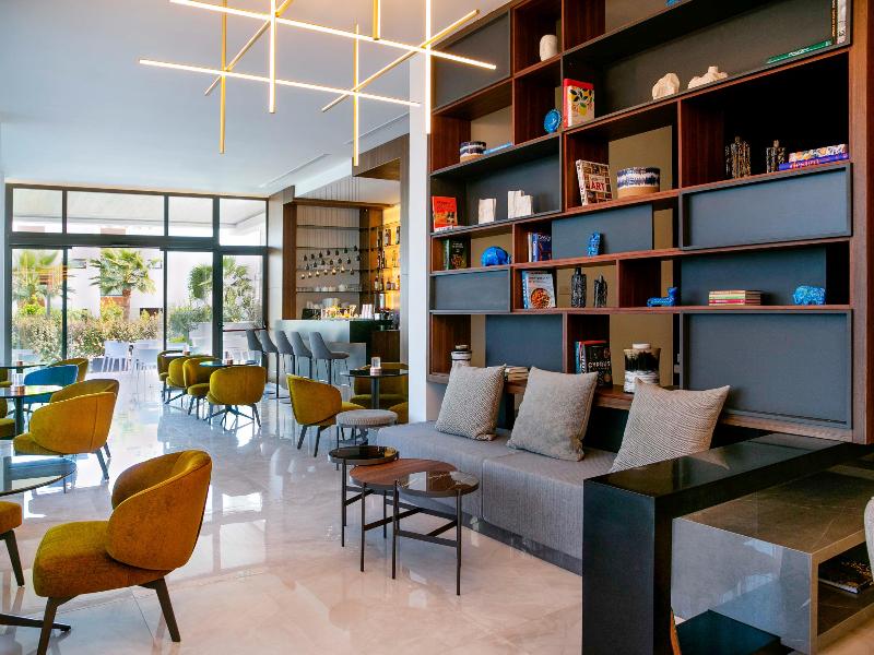 Mercure Larnaca Beach Resort - Bar