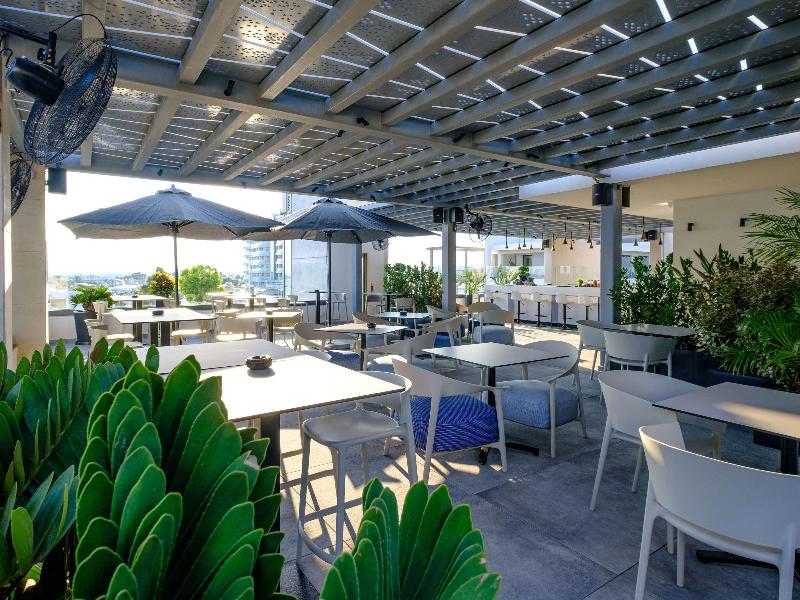 Mercure Larnaca Beach Resort - Bar