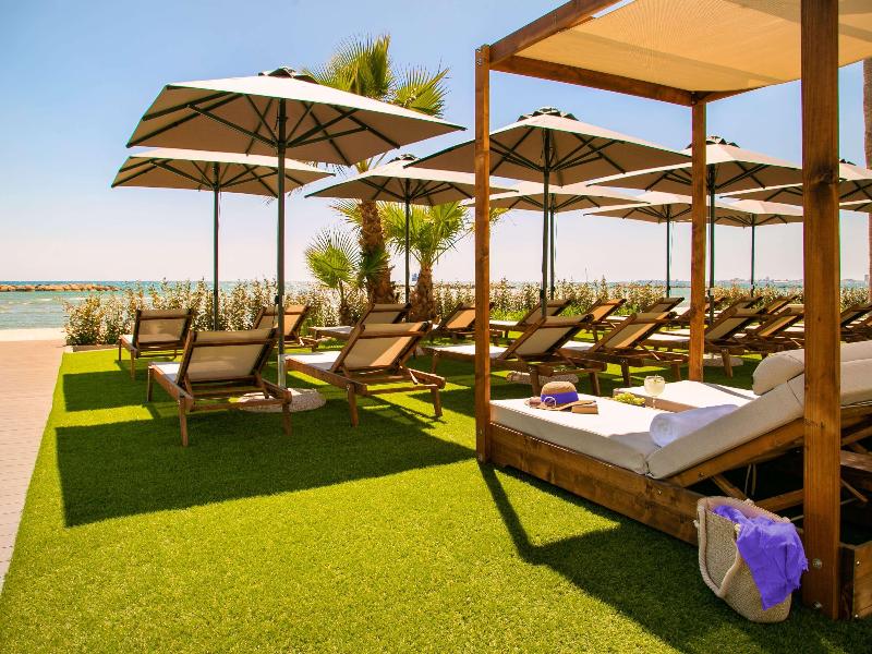 Mercure Larnaca Beach Resort - Bar