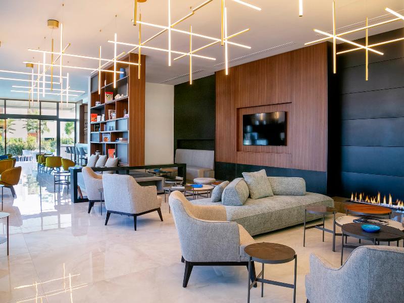 Mercure Larnaca Beach Resort - Lobi