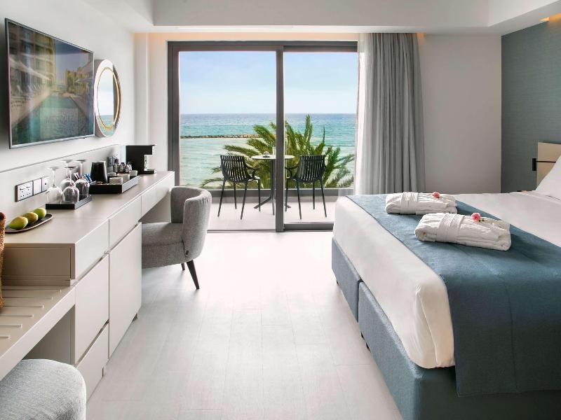 Mercure Larnaca Beach Resort - Oda