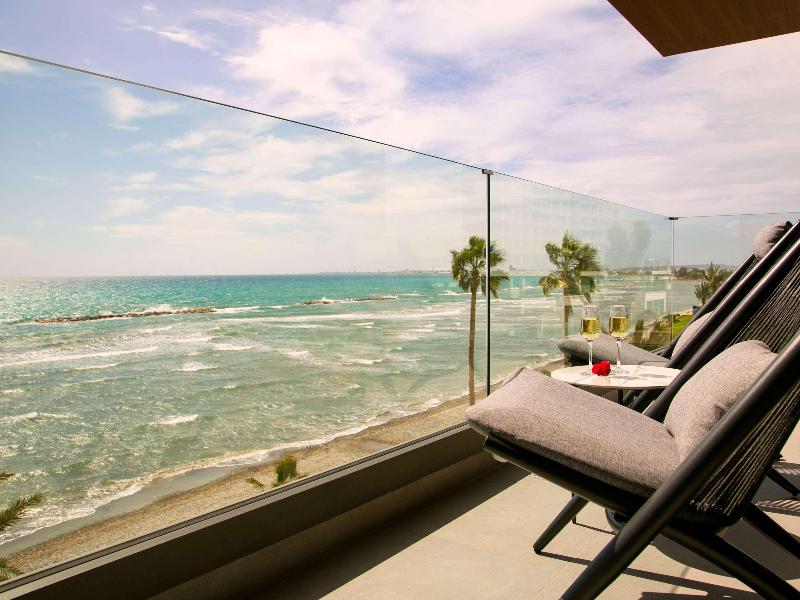 Mercure Larnaca Beach Resort - Oda