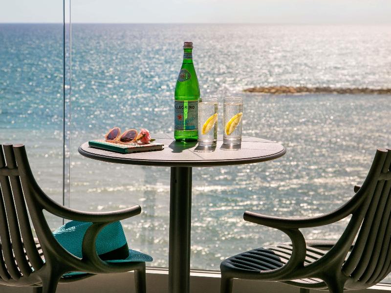Mercure Larnaca Beach Resort - Oda