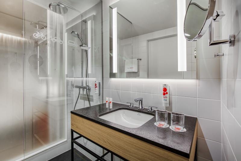 IntercityHotel Karlsruhe - Oda