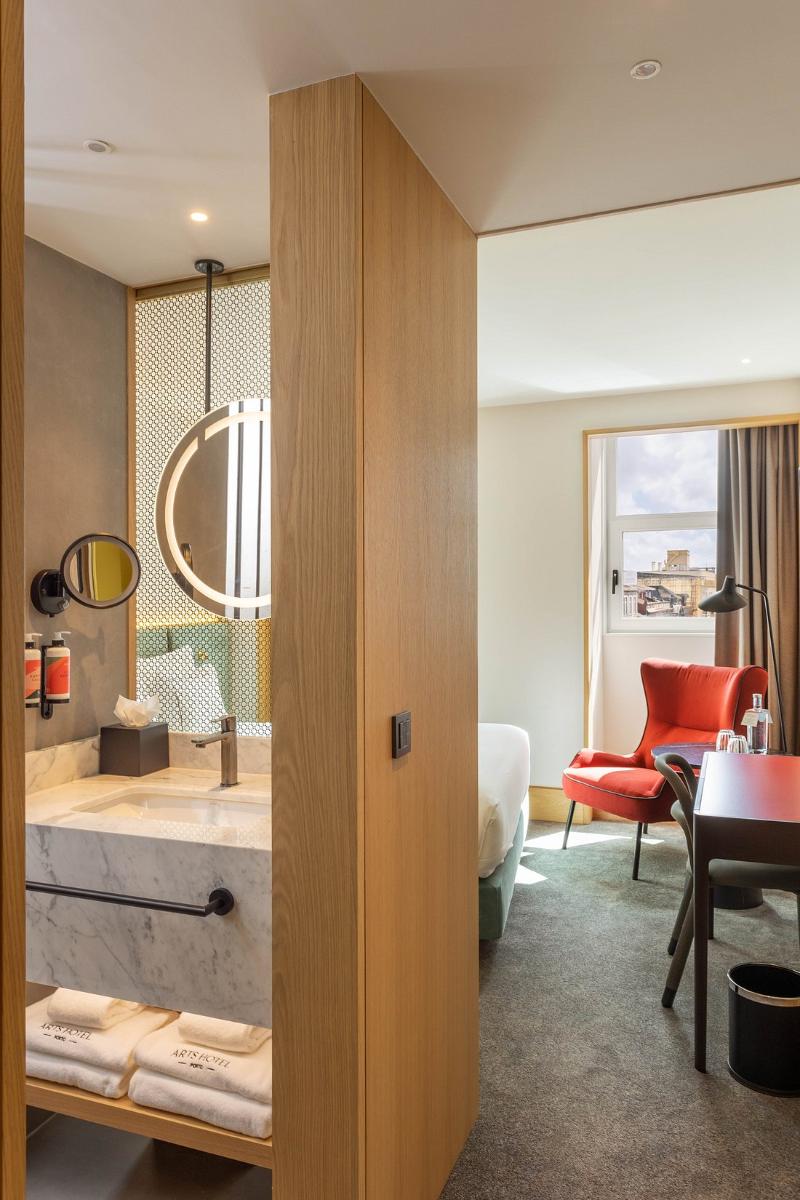 Arts Hotel Porto, Tapestry Collection By Hilton - Oda