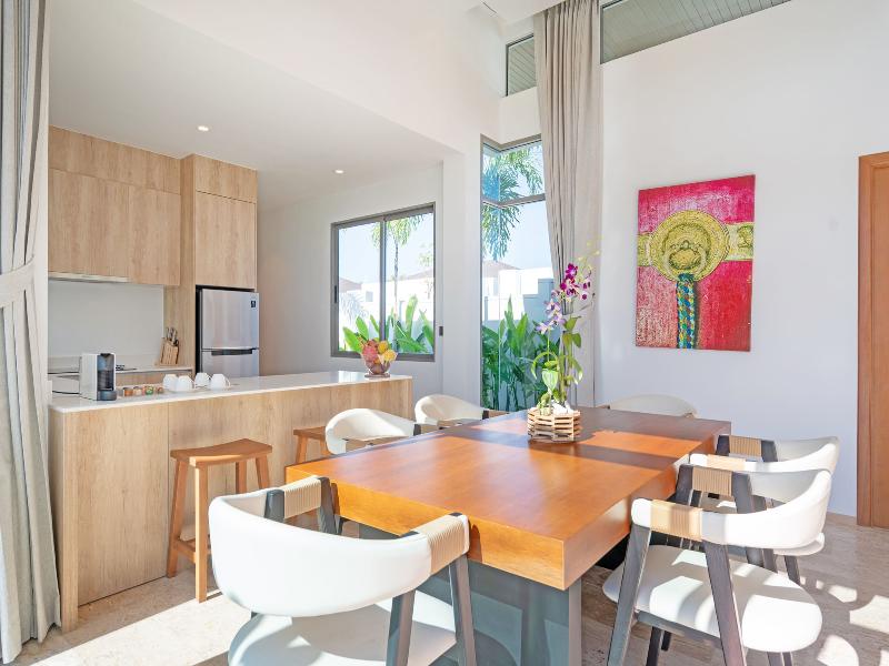 Escape Villas At Shambhala Grand Villa - Oda