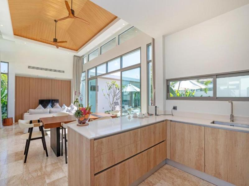 Escape Villas At Shambhala Grand Villa - Oda