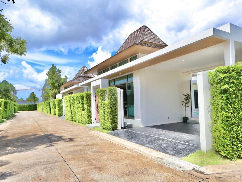 Escape Villas At Shambhala Grand Villa - Oda