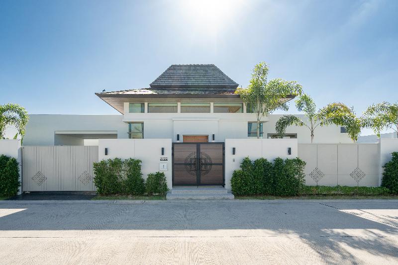 Escape Villas At Shambhala Grand Villa - Oda