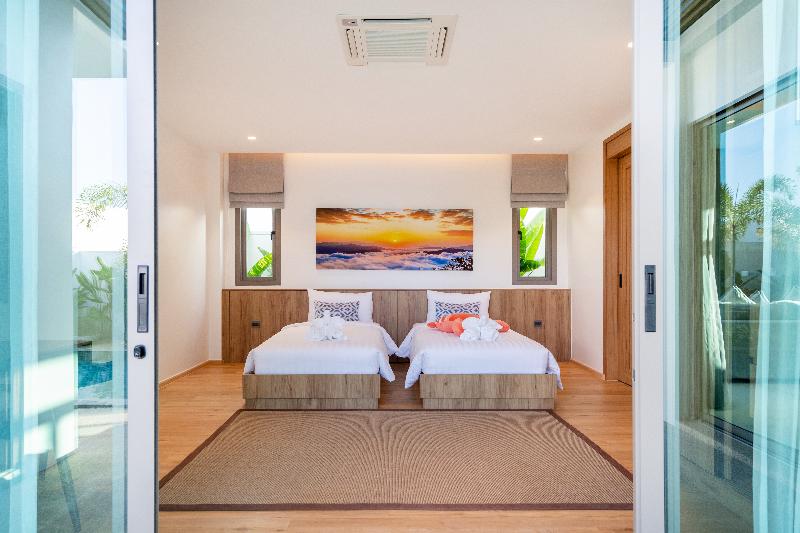 Escape Villas At Shambhala Grand Villa - Oda