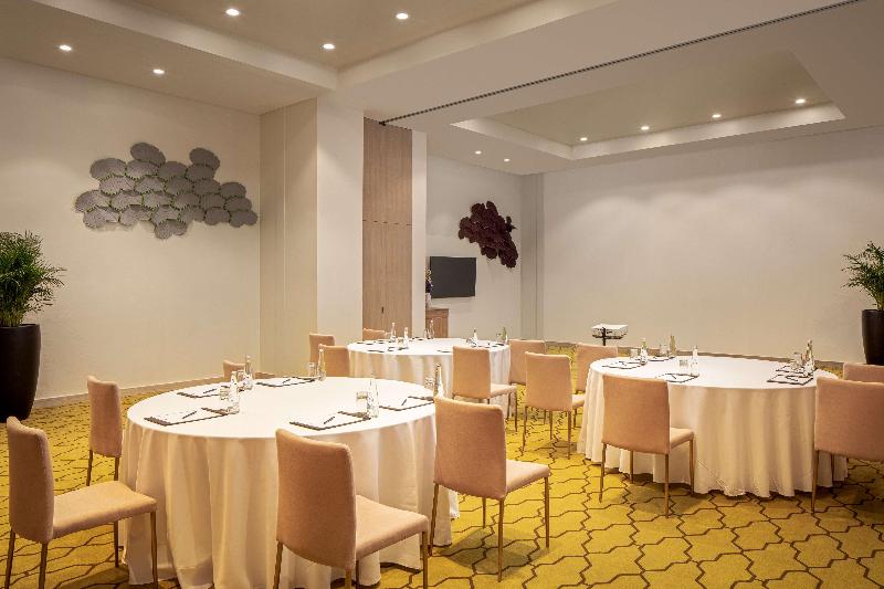 Doubletree By Hilton Fujairah City - Bar