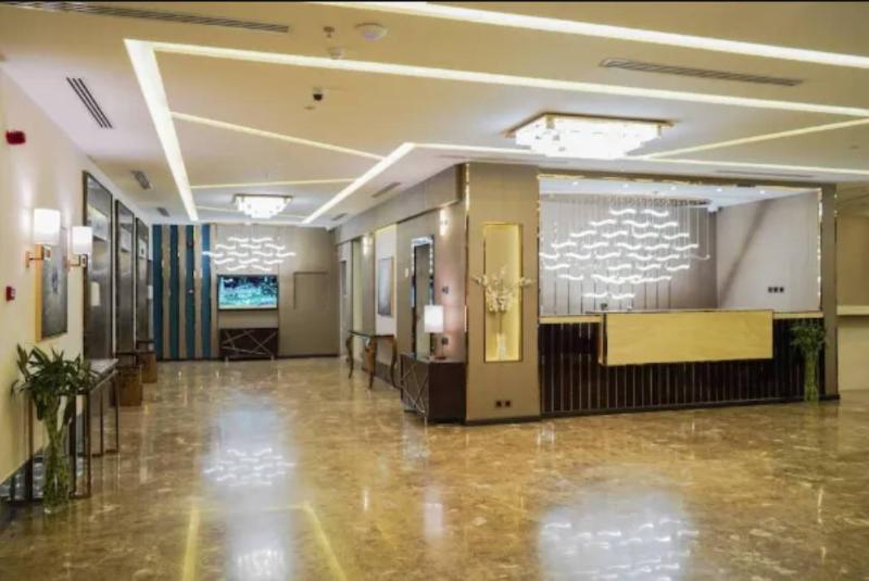 Continent Al Ertiqaa Hotel - Lobi