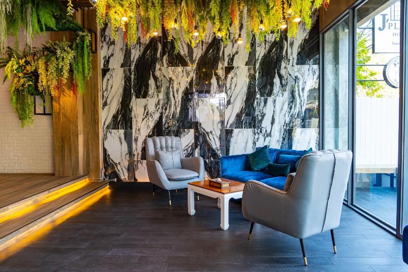 J Place Hotel by ZUZU - Lobi