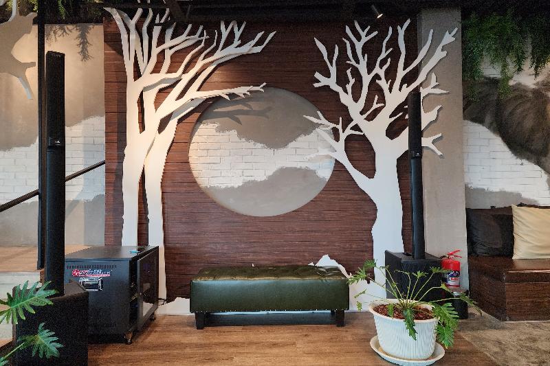 J Place Hotel by ZUZU - Lobi