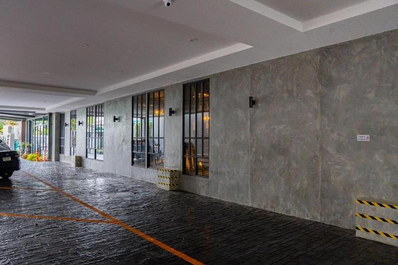 J Place Hotel by ZUZU - Genel