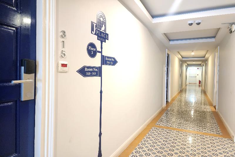 J Place Hotel by ZUZU - Genel