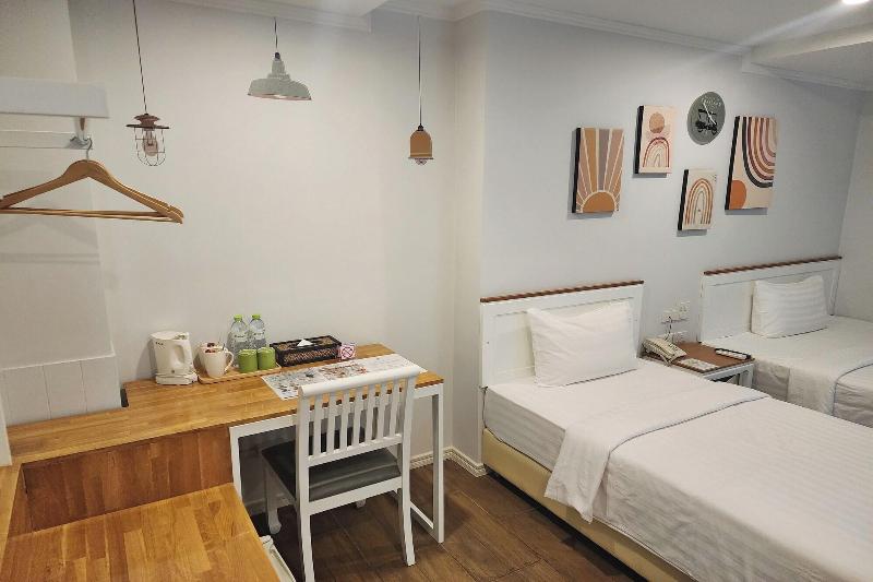 J Place Hotel by ZUZU - Oda