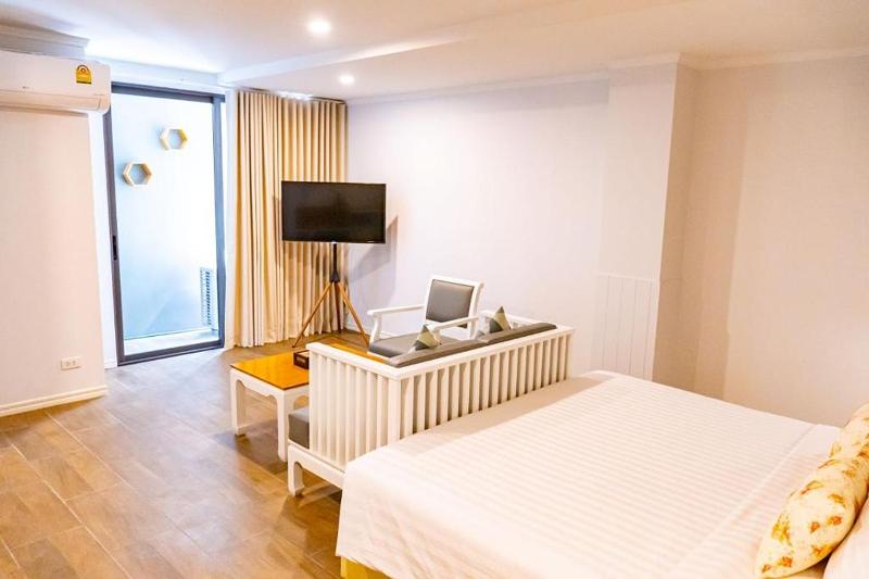 J Place Hotel by ZUZU - Oda