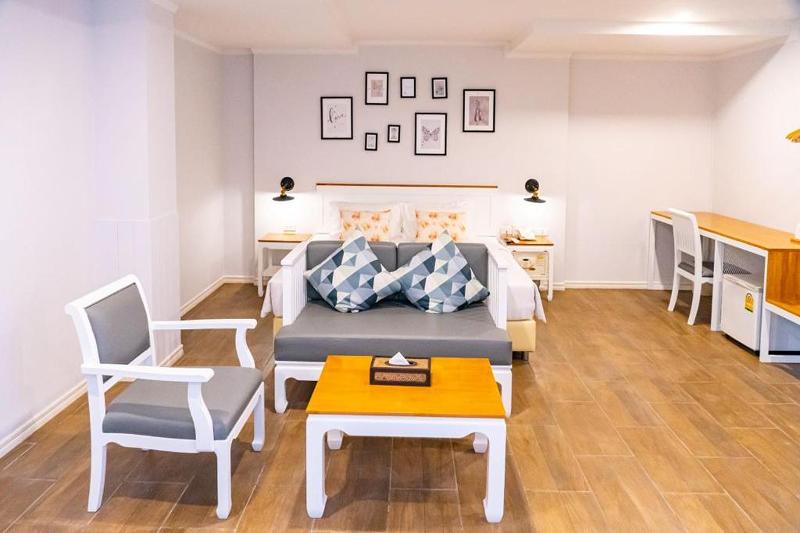 J Place Hotel by ZUZU - Oda