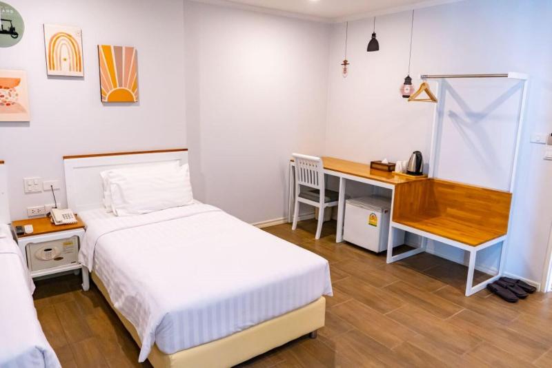 J Place Hotel by ZUZU - Oda