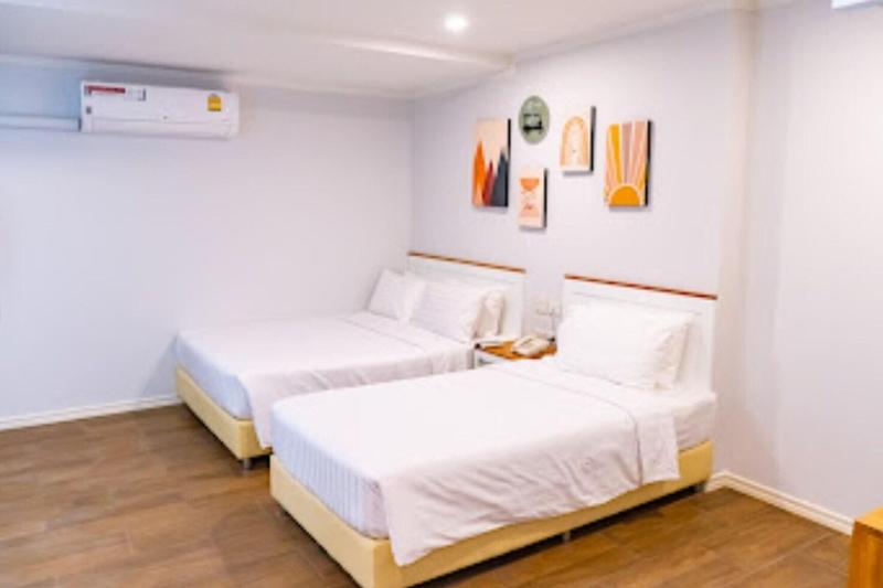 J Place Hotel by ZUZU - Oda