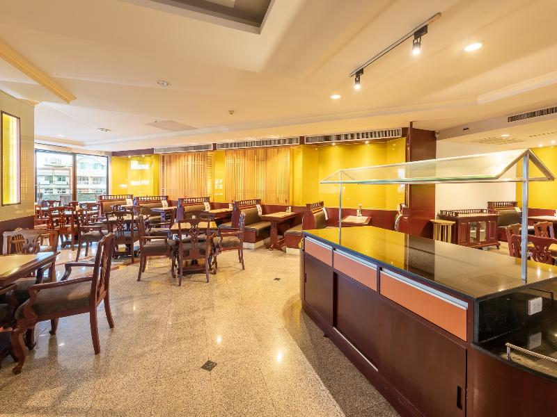 City Beach Resort - Genel