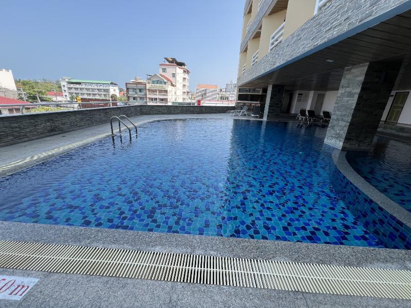 City Beach Resort - Genel