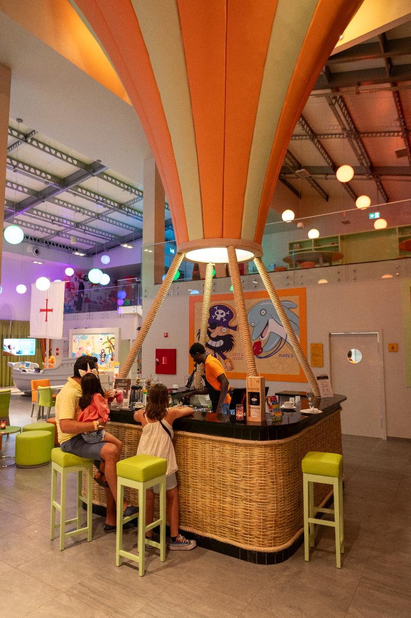 Vila Gale Nep Kids - Bar