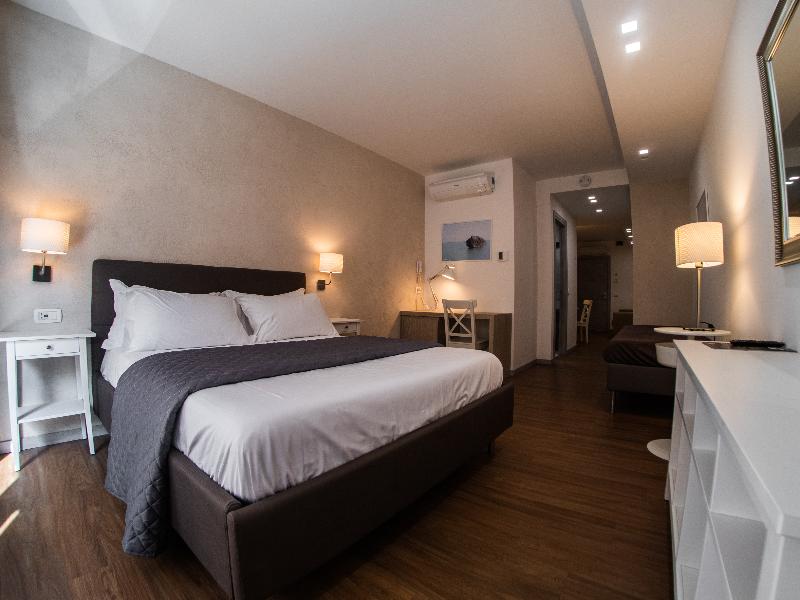 Prestige Rooms Chiaia - Oda
