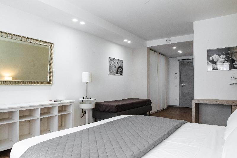 Prestige Rooms Chiaia - Oda