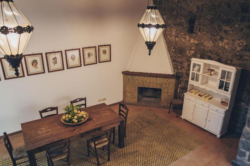 Villa Puolo - With Private Sea Access - Lobi