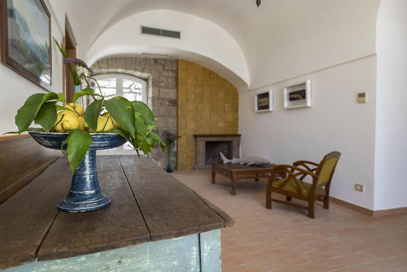 Villa Puolo - With Private Sea Access - Lobi