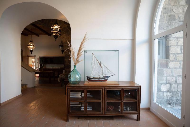 Villa Puolo - With Private Sea Access - Lobi