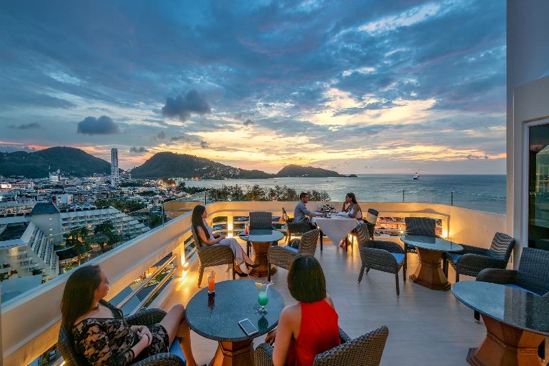 Andaman Beach Suites - Bar