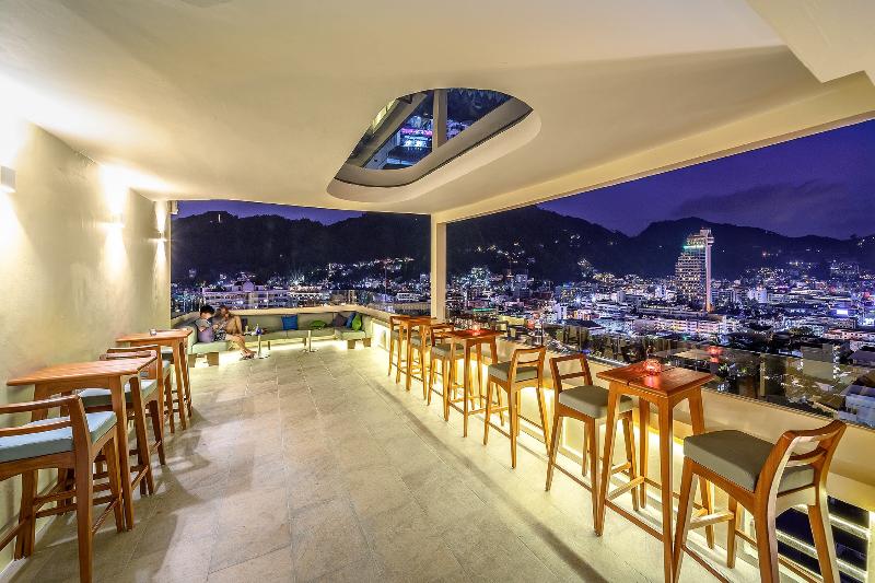 Andaman Beach Suites - Bar