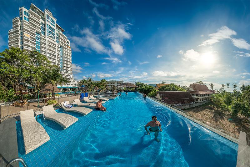 Andaman Beach Suites - Havuz