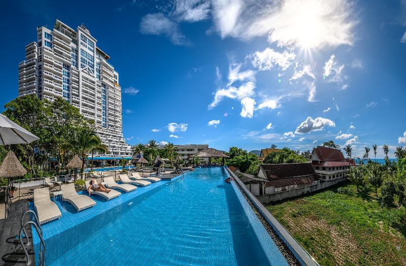 Andaman Beach Suites - Havuz