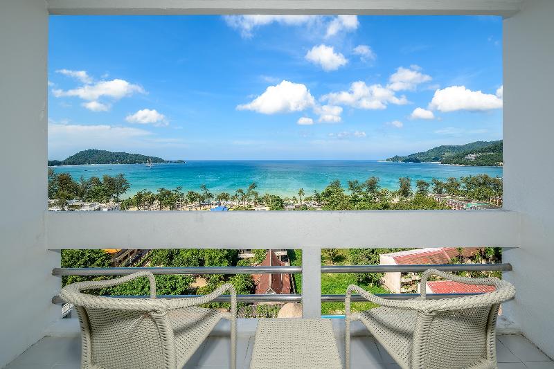 Andaman Beach Suites - Teras