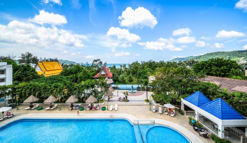 Andaman Beach Suites - Teras