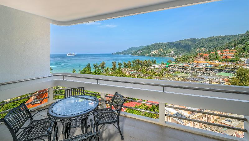 Andaman Beach Suites - Teras