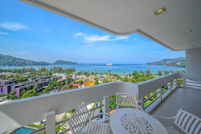 Andaman Beach Suites - Teras