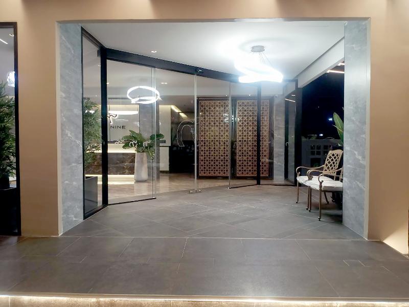 The 9 Residence Hotel - Lobi