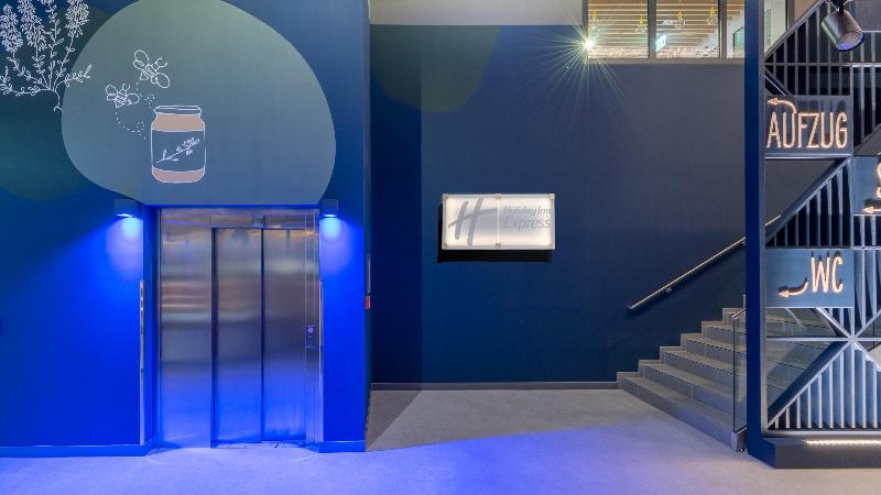 Holiday Inn Express Hamburg South A7 As42 - Genel