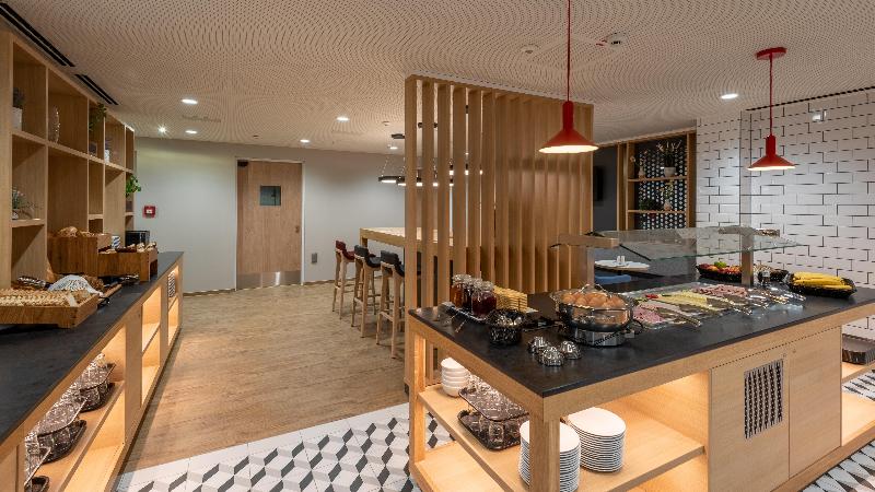 Holiday Inn Express Hamburg South A7 As42 - Restoran