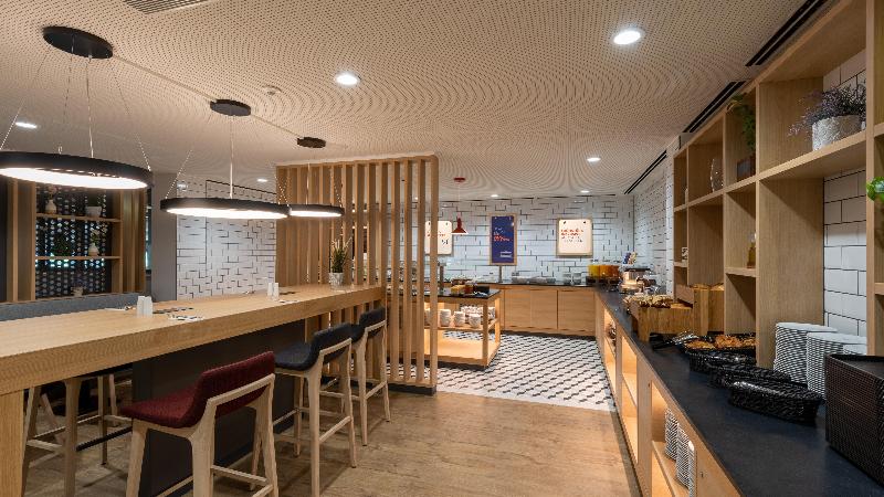 Holiday Inn Express Hamburg South A7 As42 - Restoran