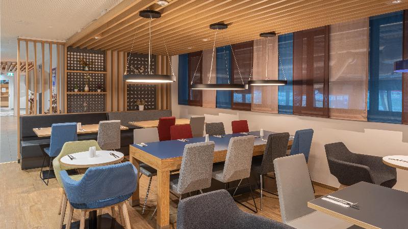 Holiday Inn Express Hamburg South A7 As42 - Restoran