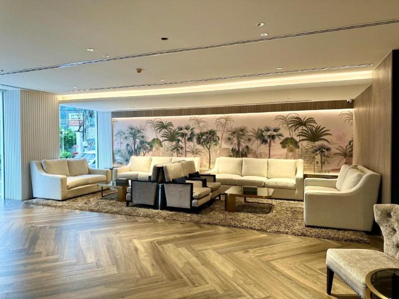 Grace At Five By Grace Hotel - Lobi