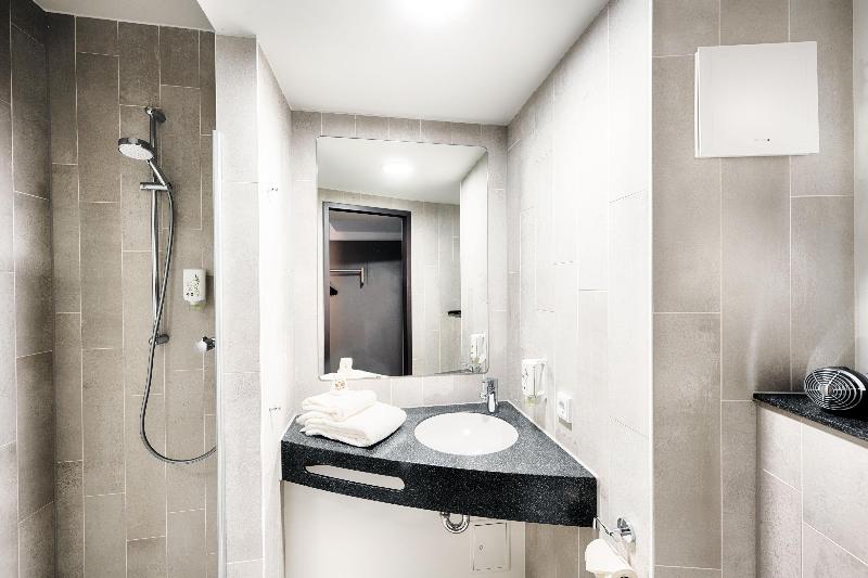 B&B Hotel Bochum-City - Oda