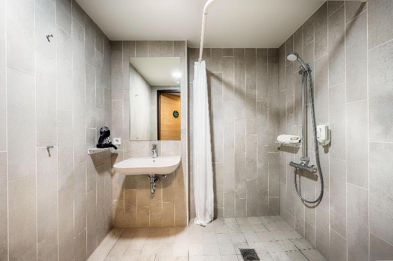 B&B Hotel Bochum-City - Oda